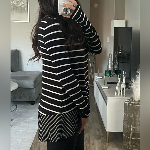 BCBG MAXAZRIA Blouse Long Sleeve Womens XS Light Weight Black White Striped Lane - Picture 2 of 8